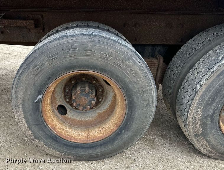 image for item KU9932 1996 Mack RD688S  dump truck