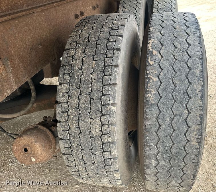 image for item KU9932 1996 Mack RD688S  dump truck