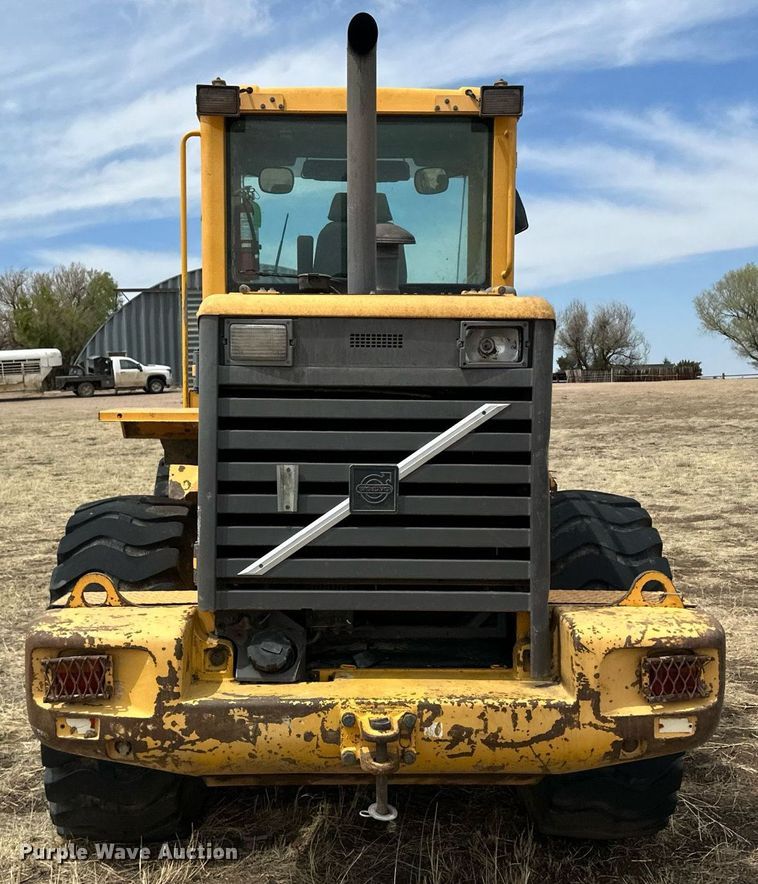 image for item KX9041 2000 Volvo L70D  wheel loader