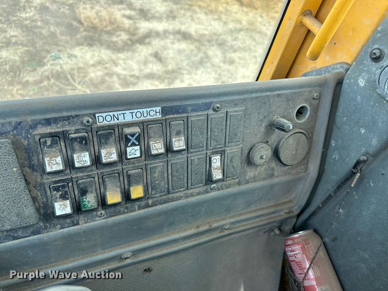 image for item KX9041 2000 Volvo L70D  wheel loader