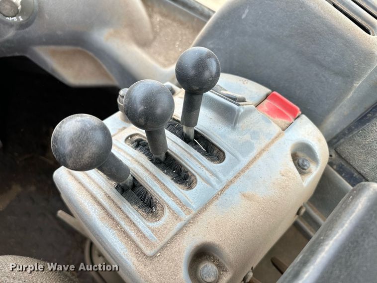 image for item KX9041 2000 Volvo L70D  wheel loader