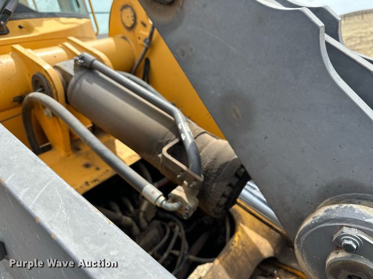 image for item KX9041 2000 Volvo L70D  wheel loader