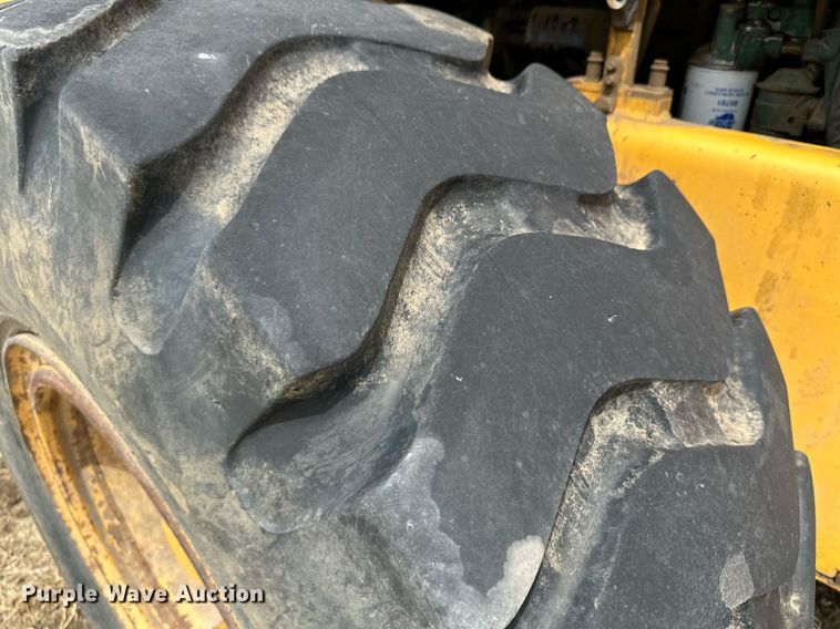 image for item KX9041 2000 Volvo L70D  wheel loader