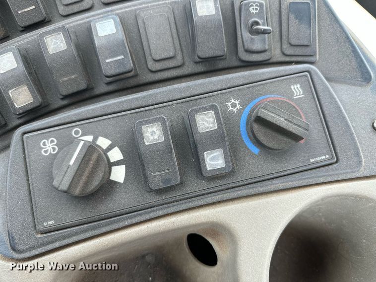 image for item KX9052 2013 Case 721F  wheel loader