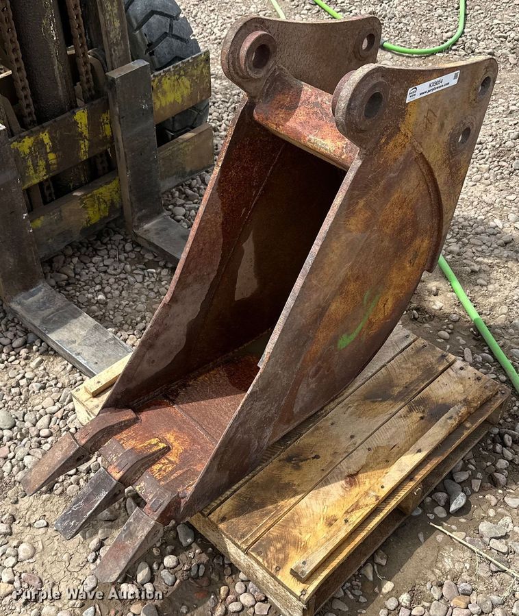 image for item KX9054 12" W excavator bucket