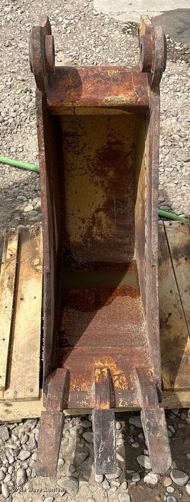 image for item KX9054 12" W excavator bucket