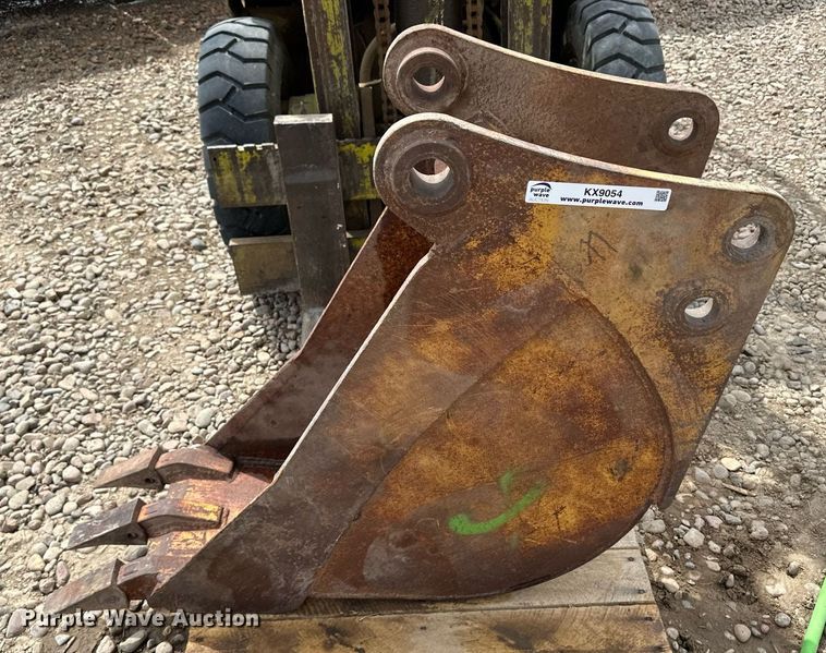 image for item KX9054 12" W excavator bucket