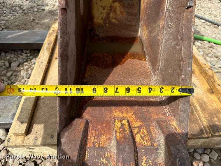 image for item KX9054 12" W excavator bucket