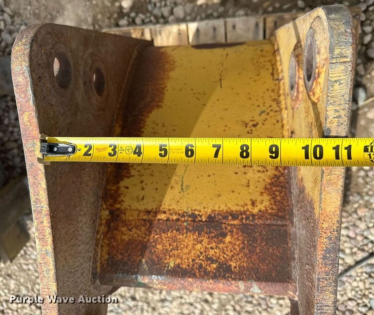 image for item KX9054 12" W excavator bucket