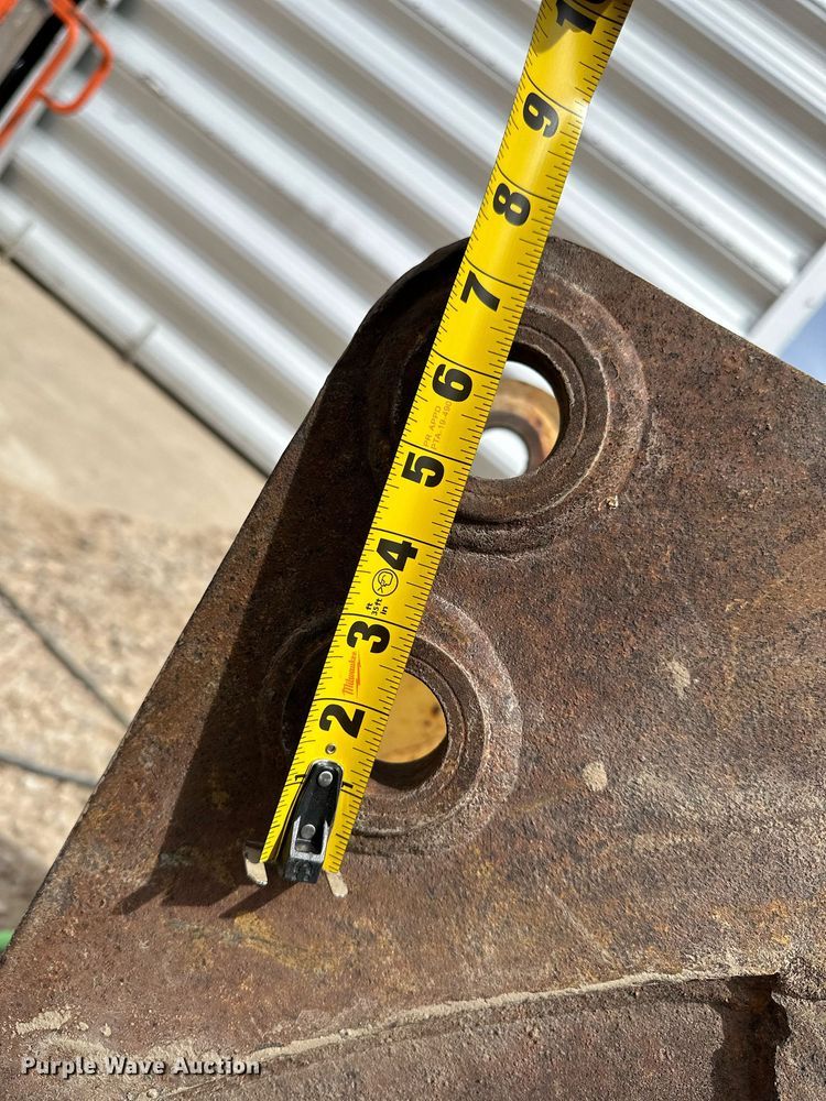 image for item KX9054 12" W excavator bucket