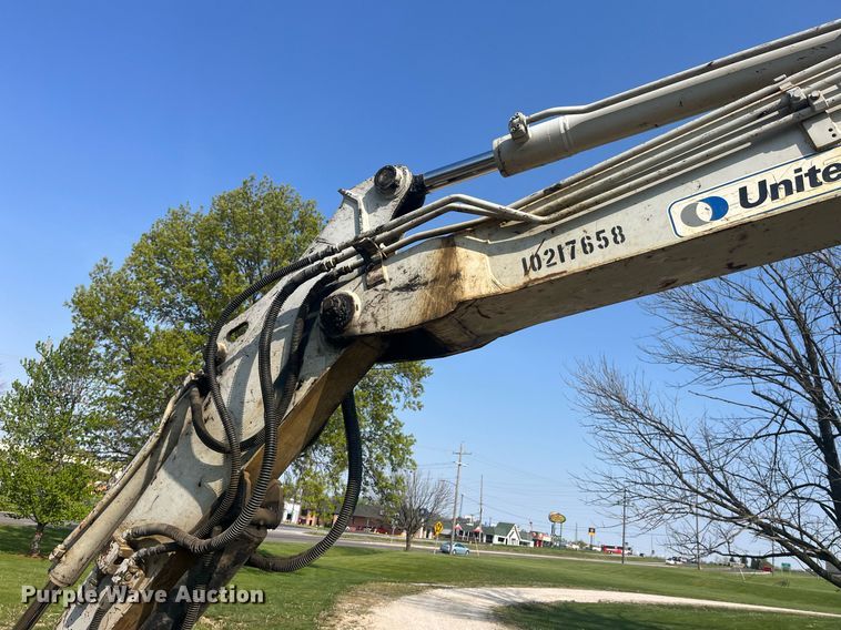 image for item LA9924 2013 Takeuchi TB180FR  mini excavator