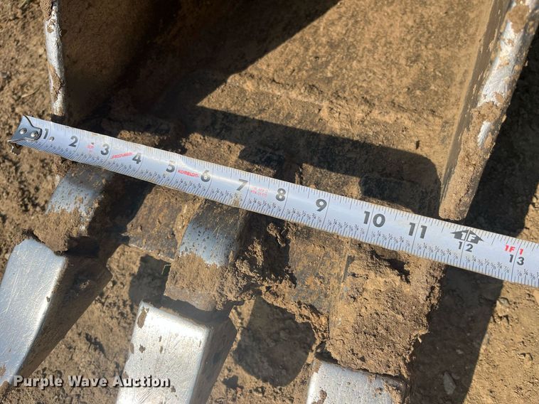 image for item LA9924 2013 Takeuchi TB180FR  mini excavator