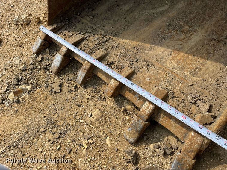 image for item LA9924 2013 Takeuchi TB180FR  mini excavator