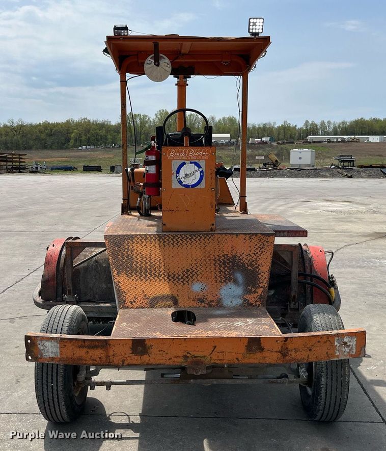 image for item LA9925 1996 Broce RJ300  sweeper