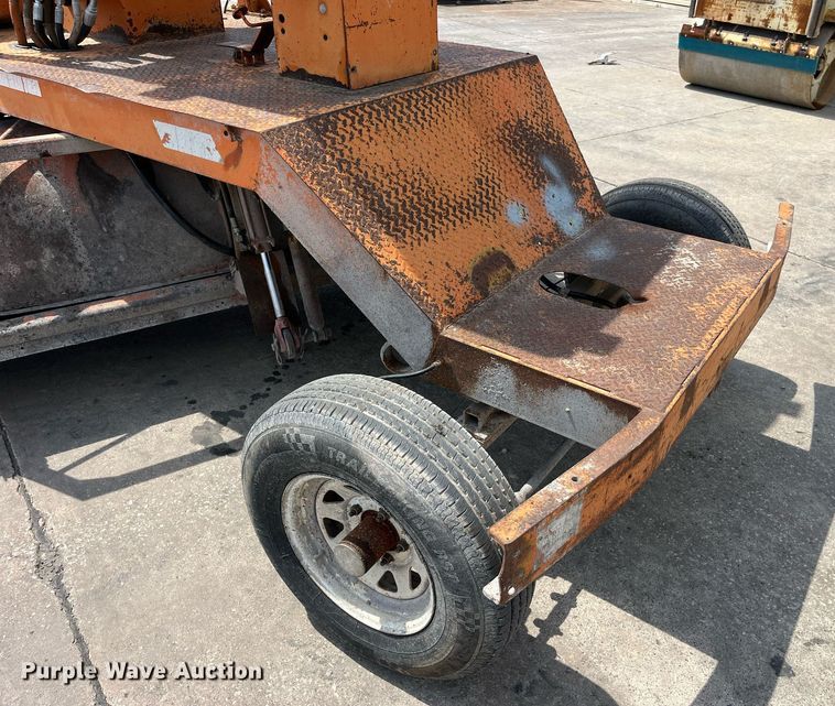 image for item LA9925 1996 Broce RJ300  sweeper