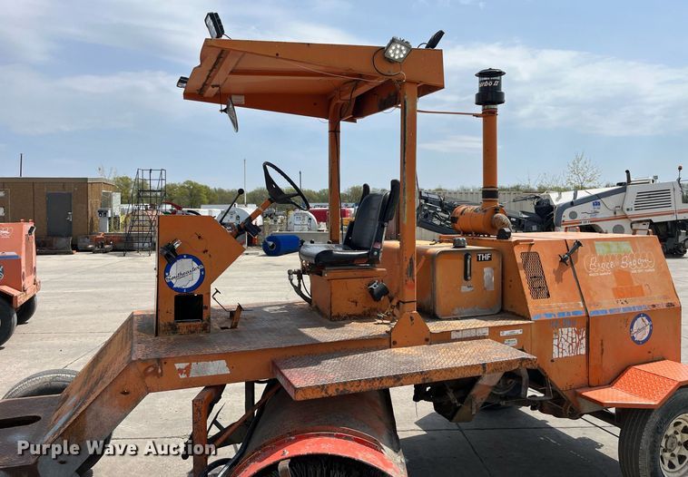 image for item LA9925 1996 Broce RJ300  sweeper