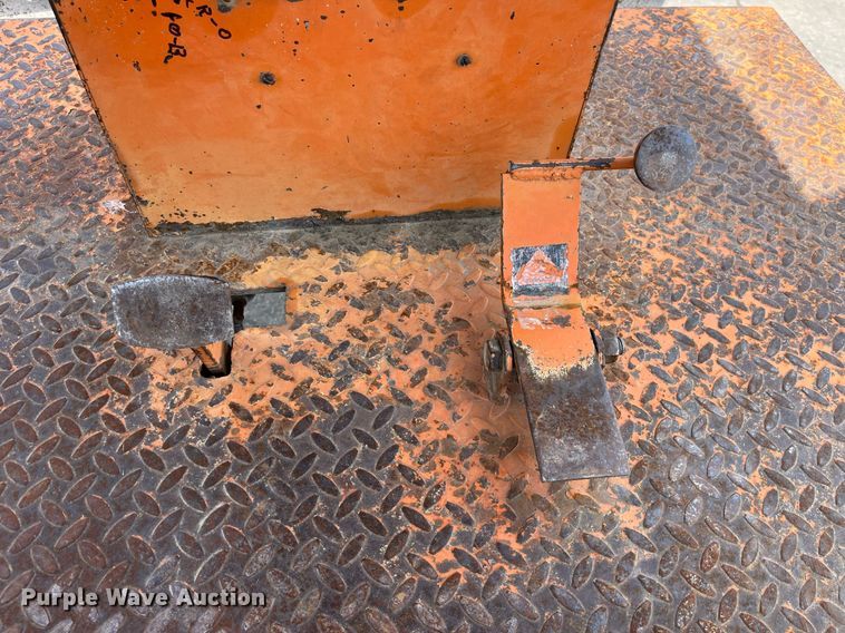 image for item LA9925 1996 Broce RJ300  sweeper