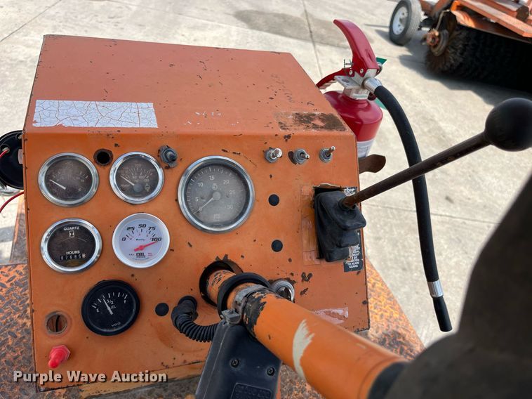 image for item LA9925 1996 Broce RJ300  sweeper