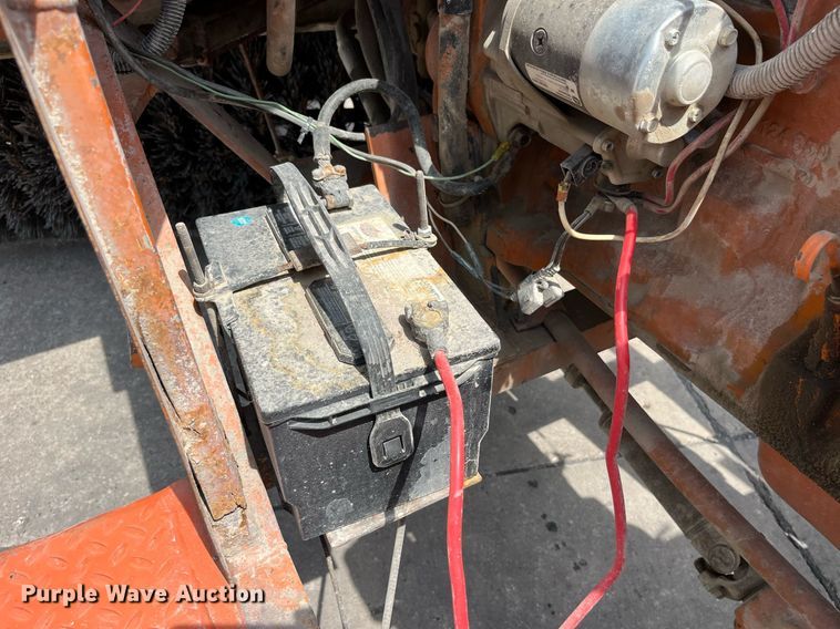 image for item LA9925 1996 Broce RJ300  sweeper