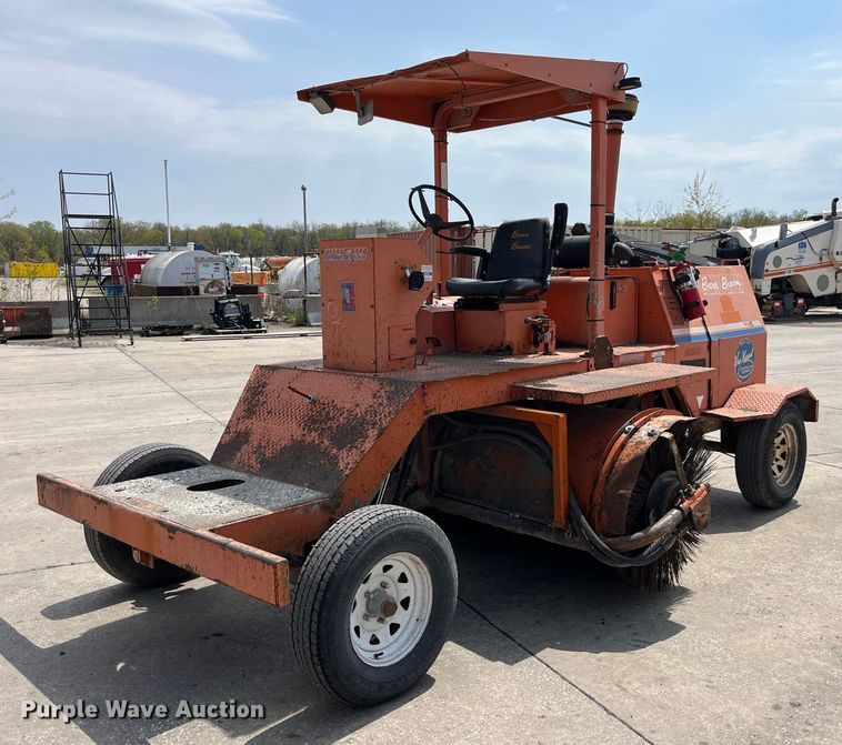 image for item LA9926 2001 Broce RC350  sweeper