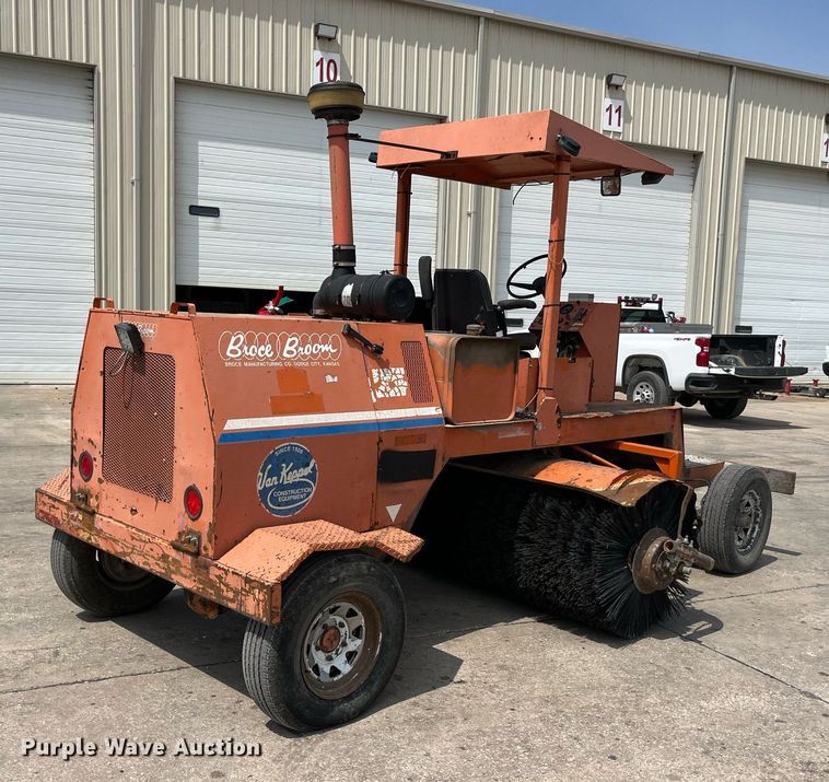 image for item LA9926 2001 Broce RC350  sweeper