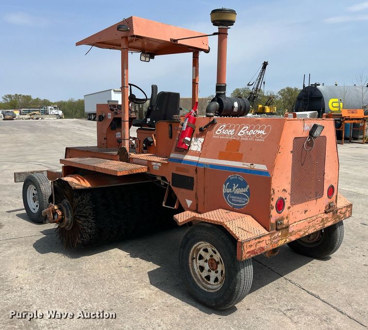 image for item LA9926 2001 Broce RC350  sweeper