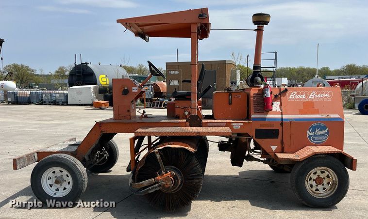 image for item LA9926 2001 Broce RC350  sweeper