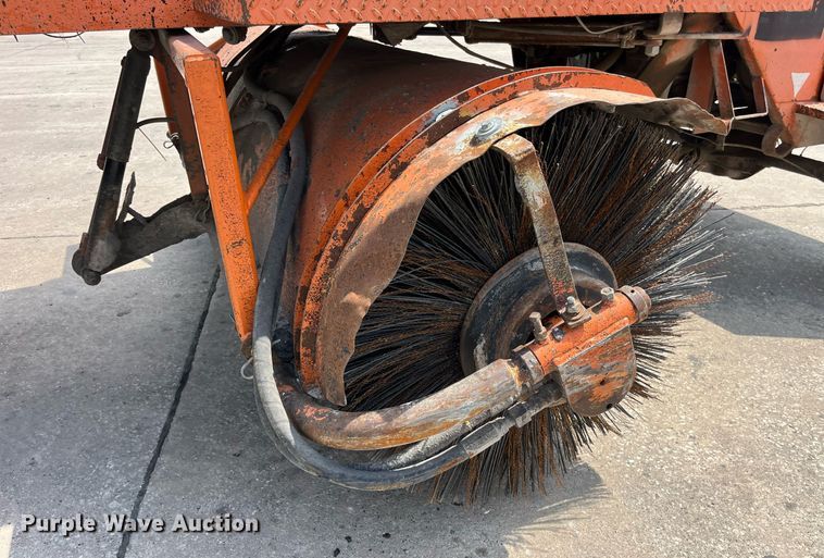 image for item LA9926 2001 Broce RC350  sweeper