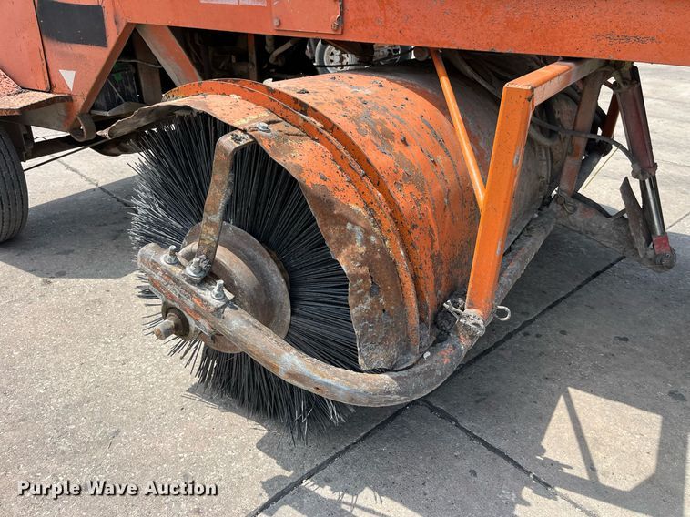 image for item LA9926 2001 Broce RC350  sweeper