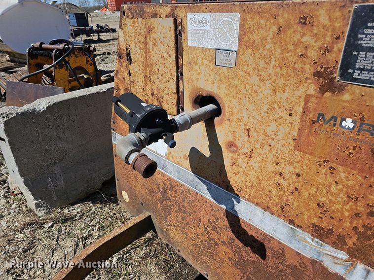 image for item LE9343 1993 LeRoi International 185  air compressor