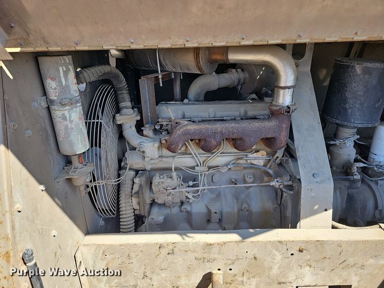 image for item LE9343 1993 LeRoi International 185  air compressor