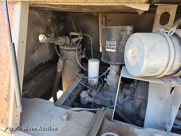 image for item LE9343 1993 LeRoi International 185  air compressor