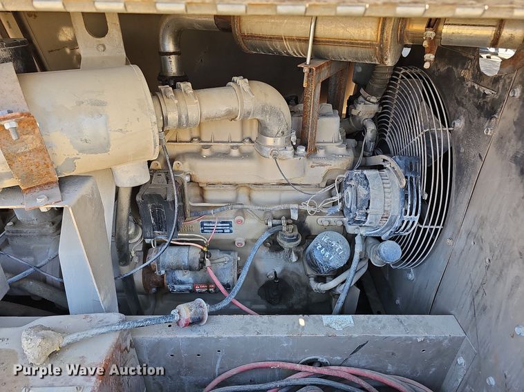 image for item LE9343 1993 LeRoi International 185  air compressor