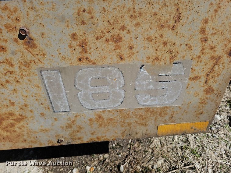 image for item LE9343 1993 LeRoi International 185  air compressor