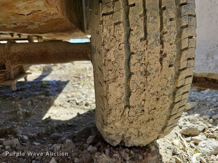 image for item LE9343 1993 LeRoi International 185  air compressor