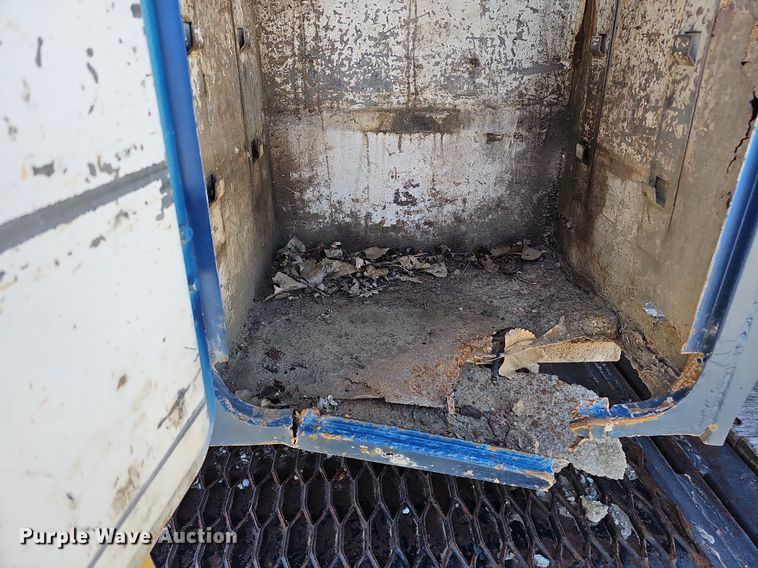 image for item LE9345 Auto Crane  utility bed