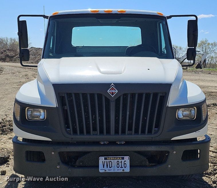 image for item LE9346 2012 International TerraStar  truck cab and chassis