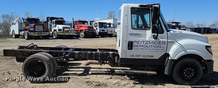 image for item LE9346 2012 International TerraStar  truck cab and chassis