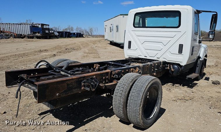 image for item LE9346 2012 International TerraStar  truck cab and chassis