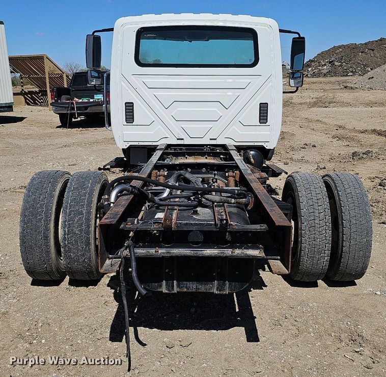 image for item LE9346 2012 International TerraStar  truck cab and chassis