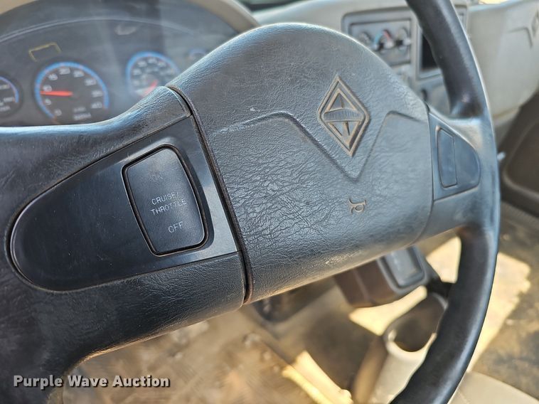 image for item LE9346 2012 International TerraStar  truck cab and chassis