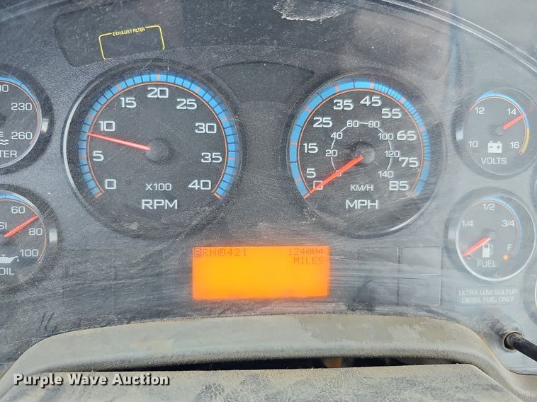 image for item LE9346 2012 International TerraStar  truck cab and chassis