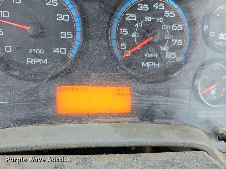 image for item LE9346 2012 International TerraStar  truck cab and chassis