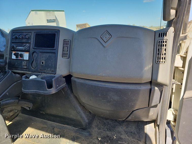 image for item LE9346 2012 International TerraStar  truck cab and chassis