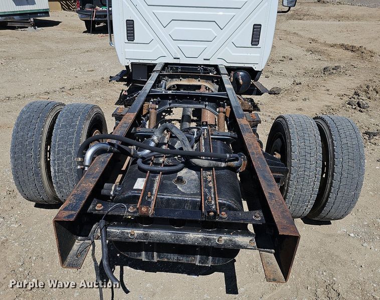 image for item LE9346 2012 International TerraStar  truck cab and chassis