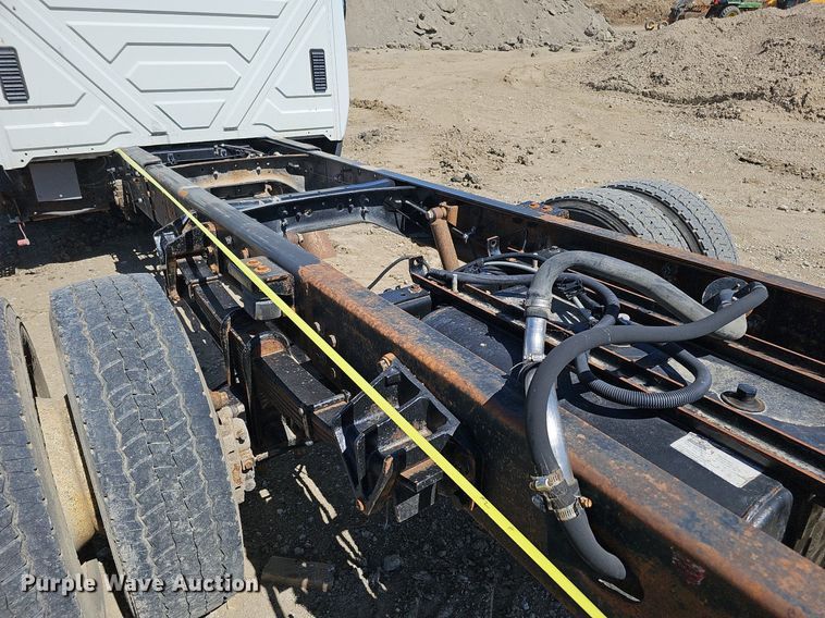 image for item LE9346 2012 International TerraStar  truck cab and chassis