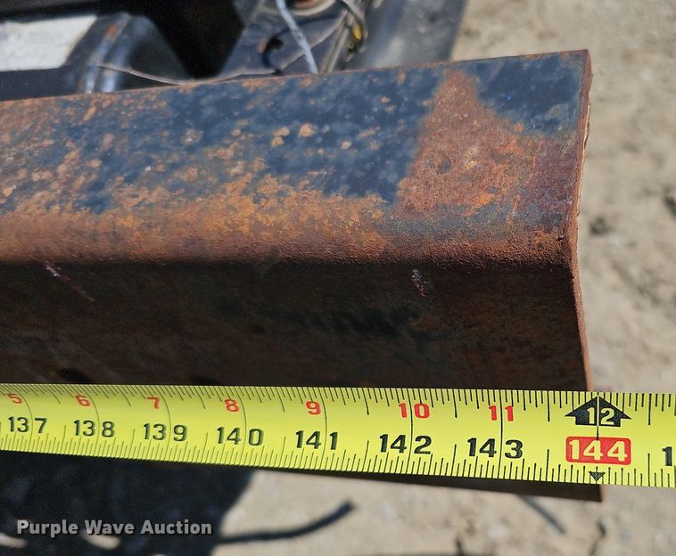 image for item LE9346 2012 International TerraStar  truck cab and chassis