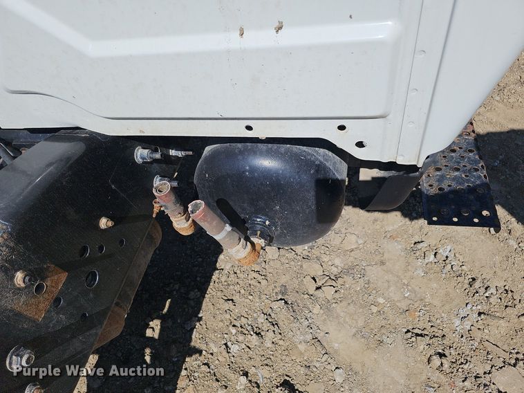 image for item LE9346 2012 International TerraStar  truck cab and chassis