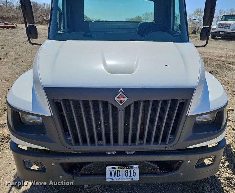 image for item LE9346 2012 International TerraStar  truck cab and chassis