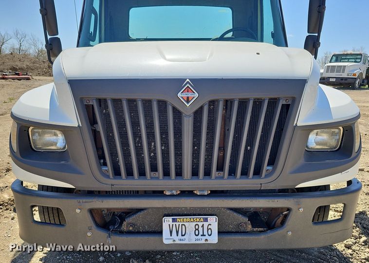 image for item LE9346 2012 International TerraStar  truck cab and chassis